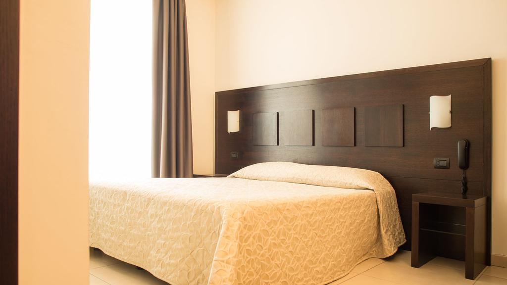 Hotel I Crespi Γκροσέτο Εξωτερικό φωτογραφία