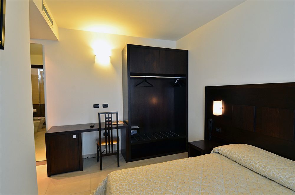 Hotel I Crespi Γκροσέτο Εξωτερικό φωτογραφία